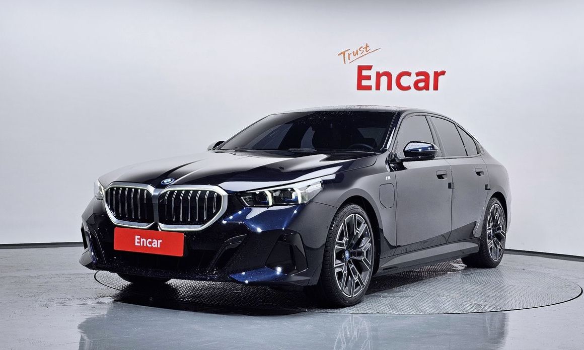 BMW 5-Series 2025
