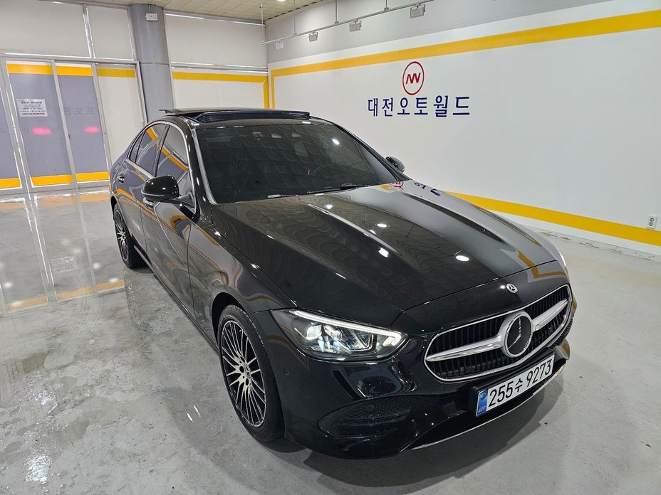 Mercedes-Benz C-Class 2024