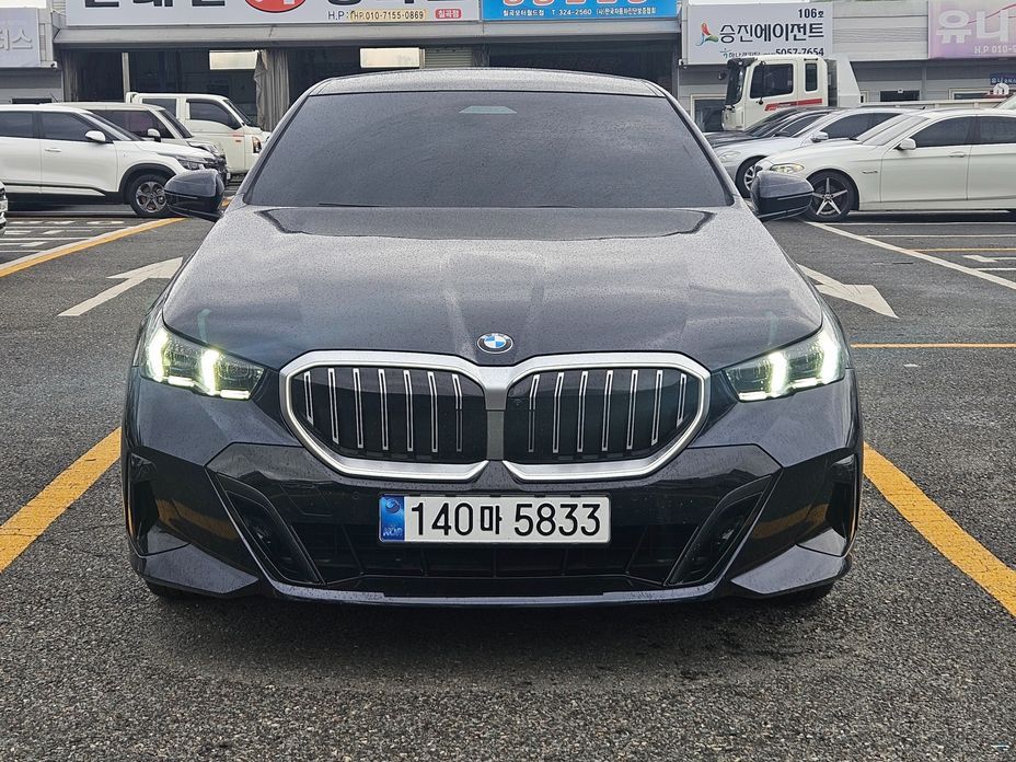 BMW 5-Series 2025