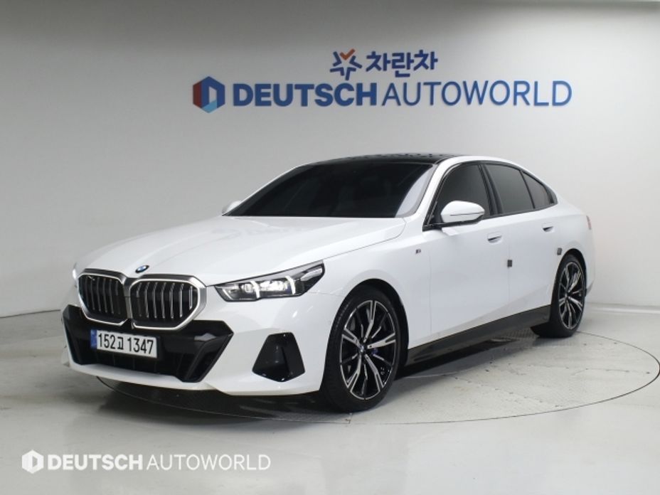 BMW 5-Series 2025