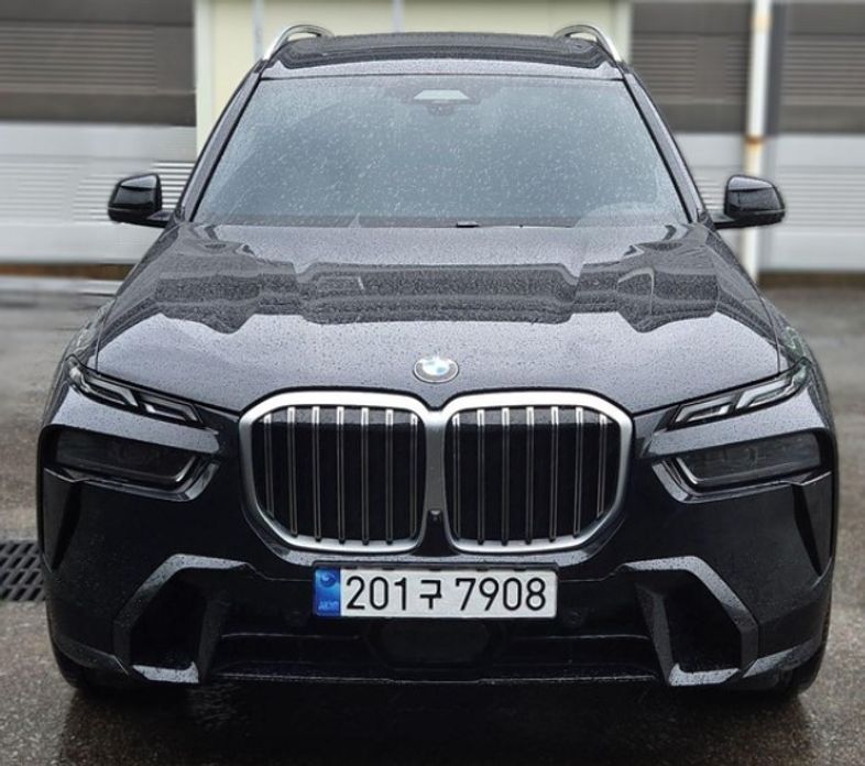 BMW X7 2025