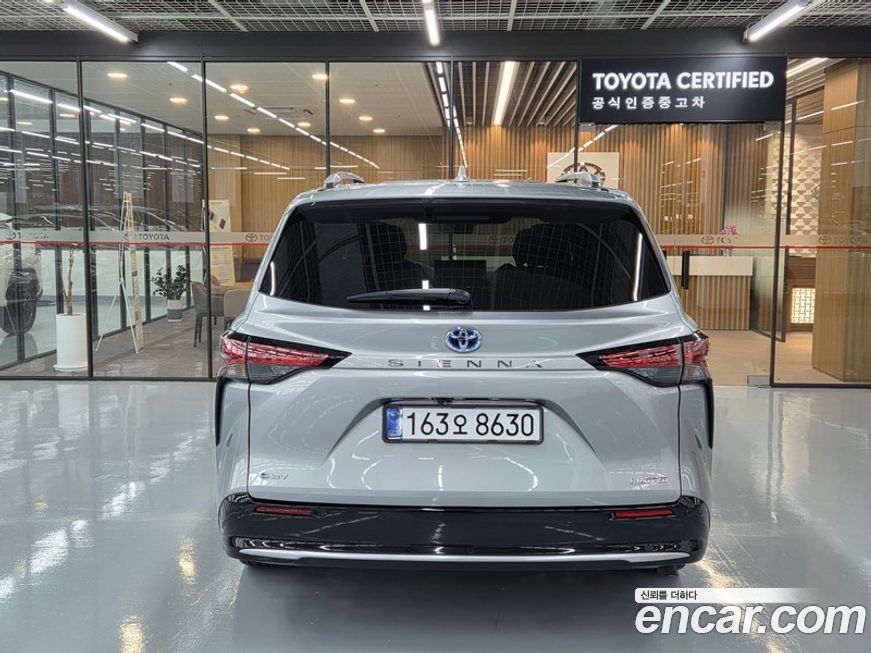 Toyota Sienna 2025