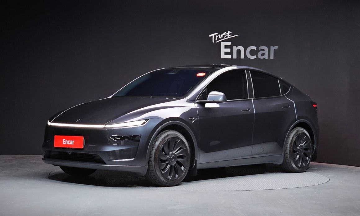 Tesla Model Y 2025