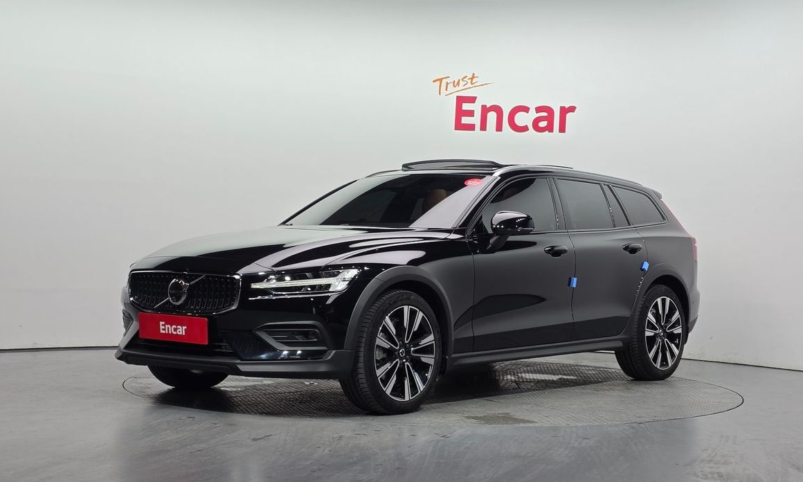 Volvo V60 2025