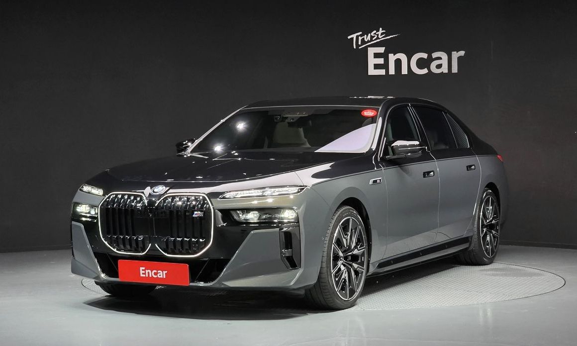 BMW i7 2025