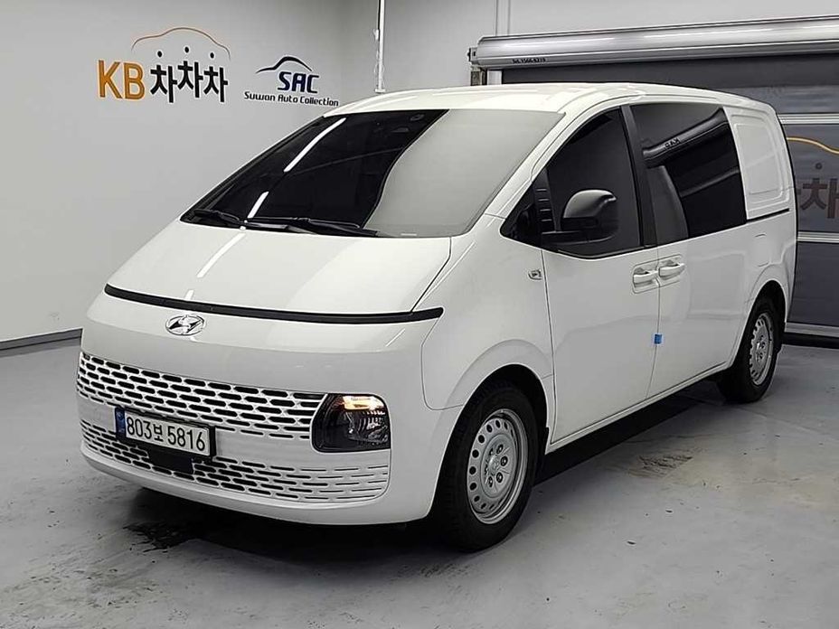 Hyundai Staria 2022