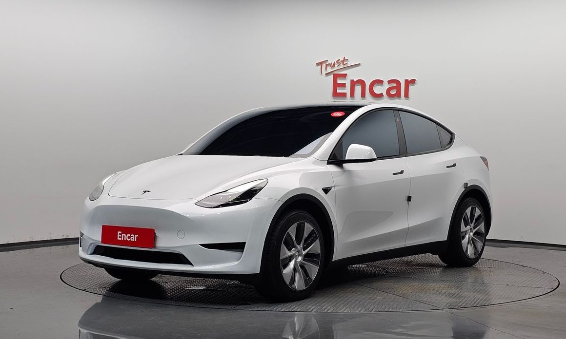 Tesla Model Y 2024