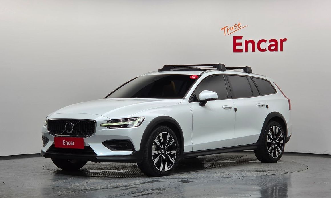 Volvo V60 2025