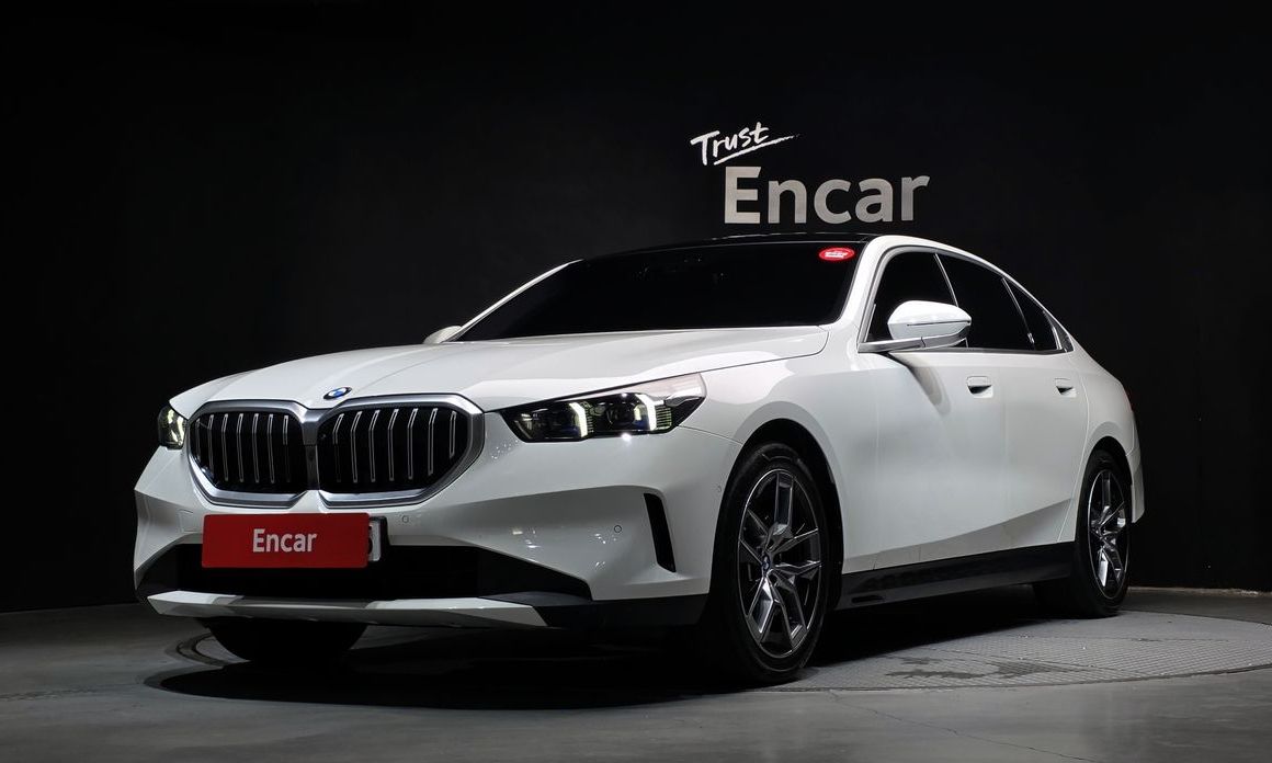 BMW 5-Series 2024