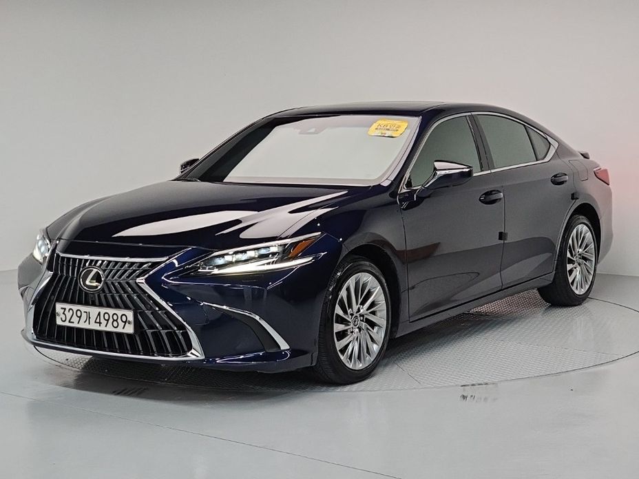 Lexus ES 2023