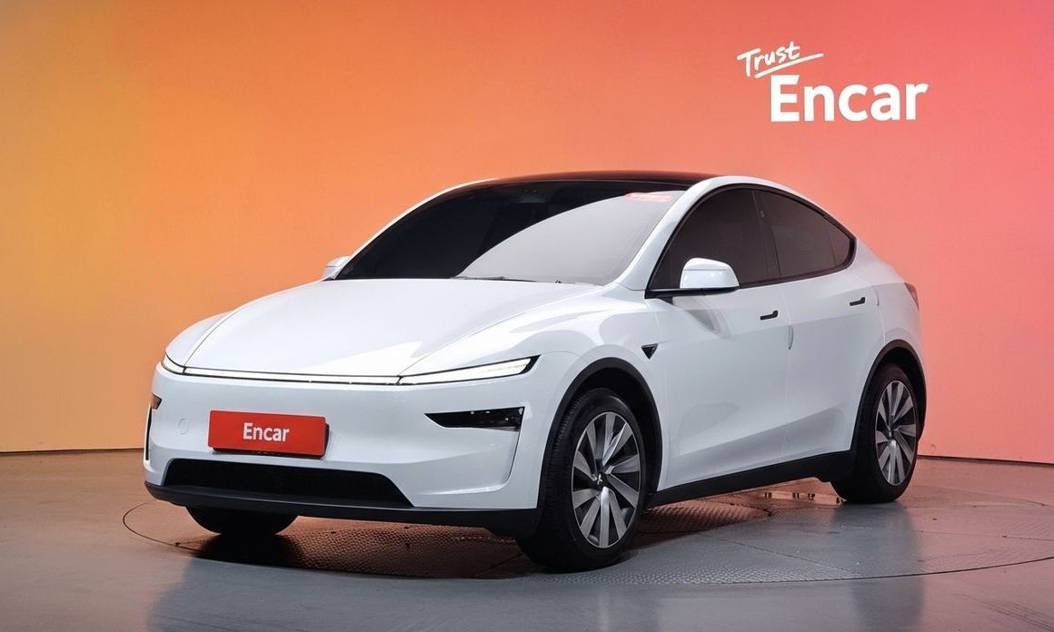 Tesla Model Y 2025