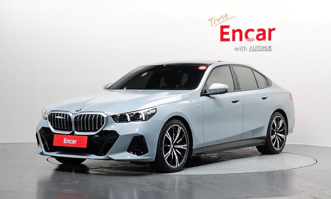 BMW 5-Series 2024