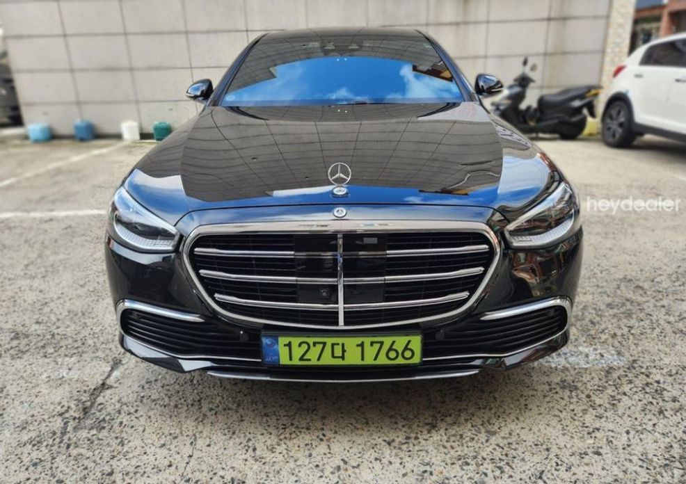 Mercedes-Benz S-Class 2024