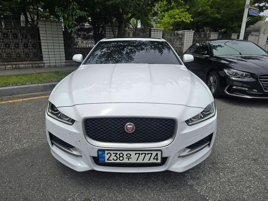 Jaguar XE 2019