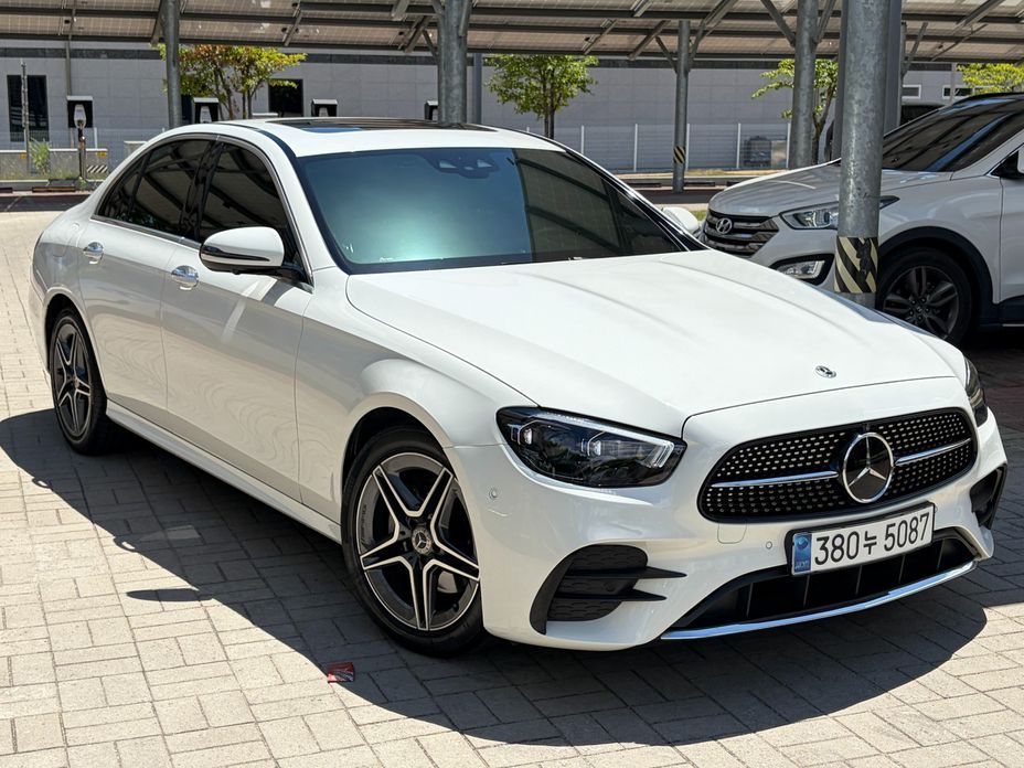 Mercedes-Benz E-Class 2023