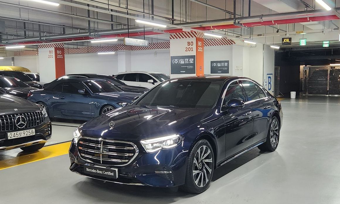 Mercedes-Benz E-Class 2025