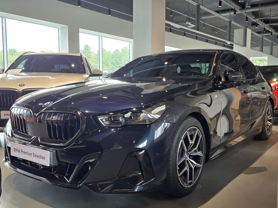 BMW i5 2025