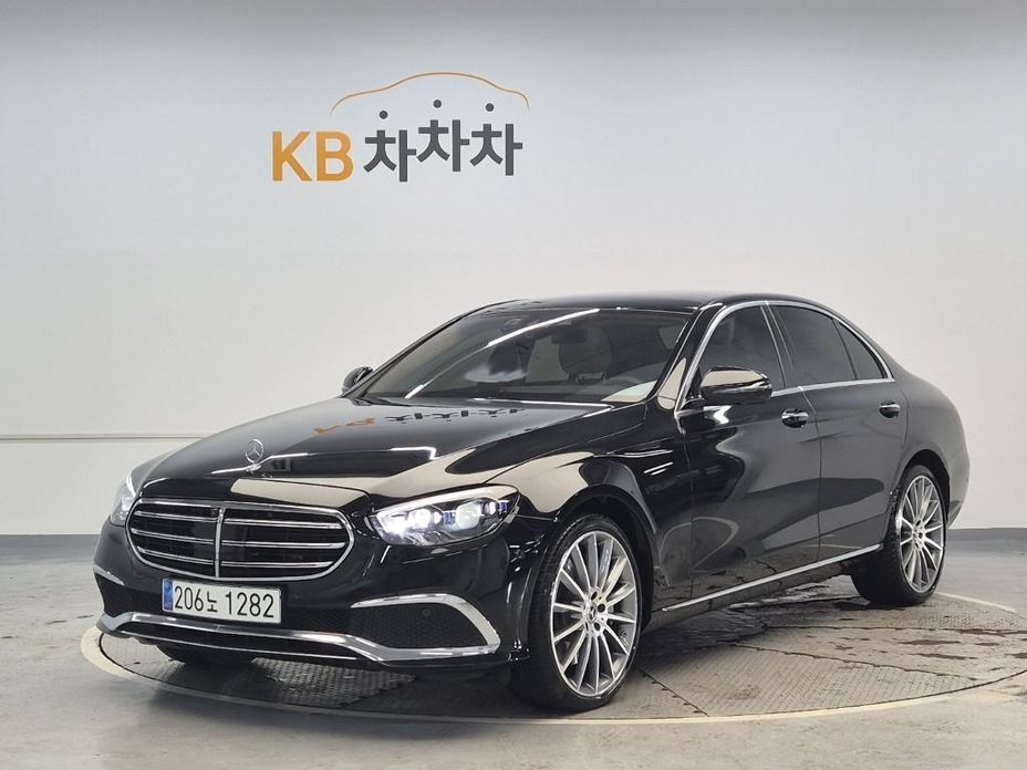Mercedes-Benz E-Class 2023