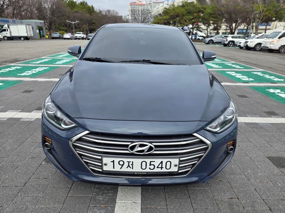 Hyundai AVANTE 2016