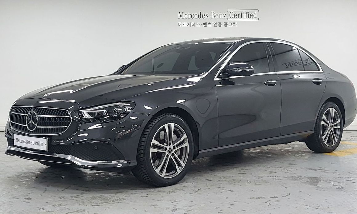 Mercedes-Benz E-Class 2022