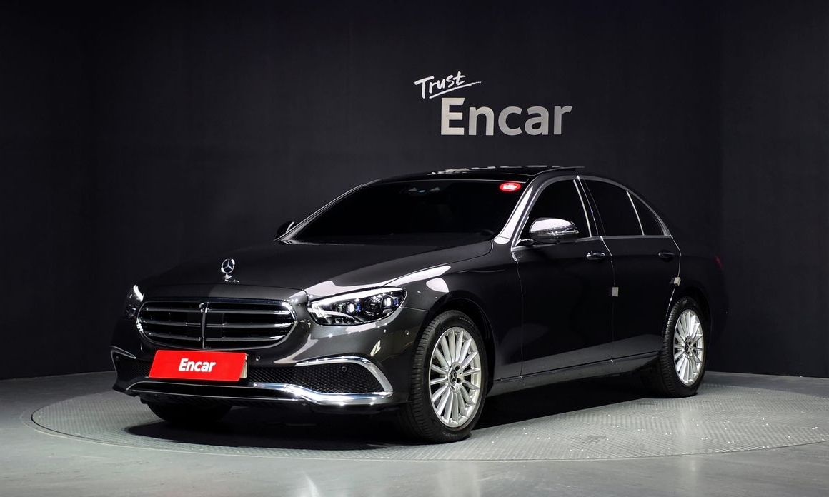 Mercedes-Benz E-Class 2023