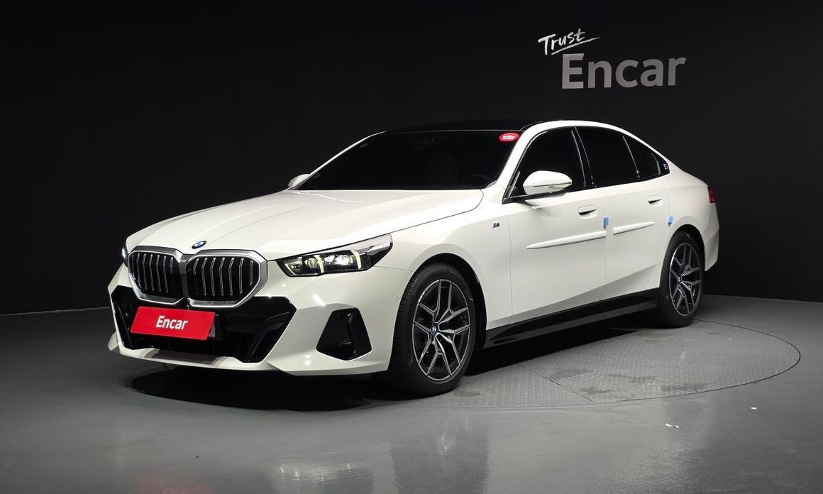 BMW 5-Series 2025