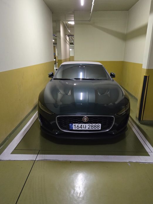 Jaguar F-TYPE 2023