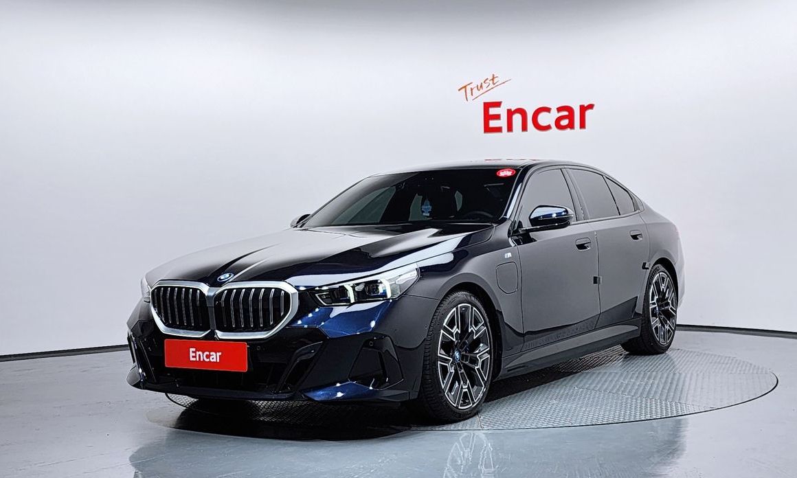 BMW 5-Series 2025