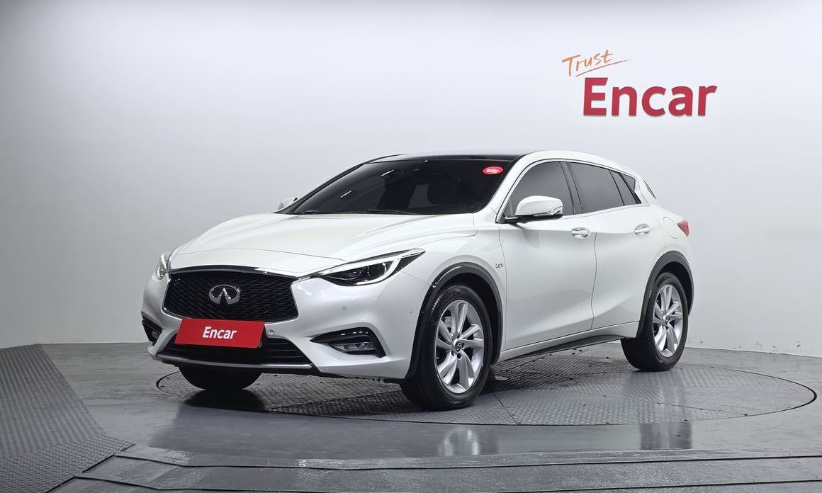 Infiniti Q30 2019