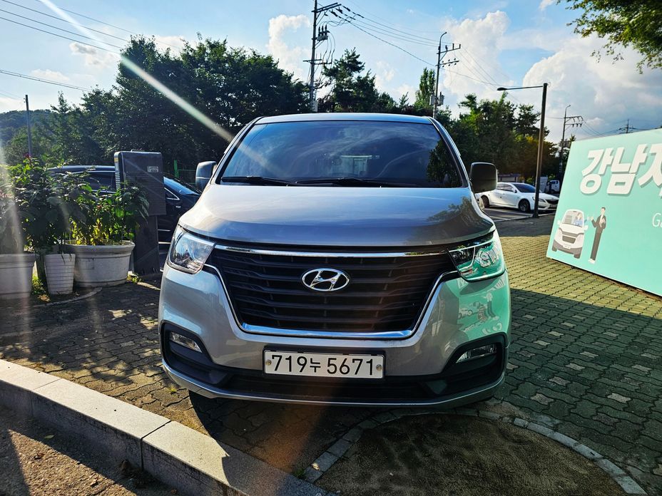 Hyundai Starex 2021