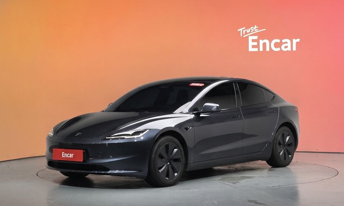 Tesla Model 3 2024