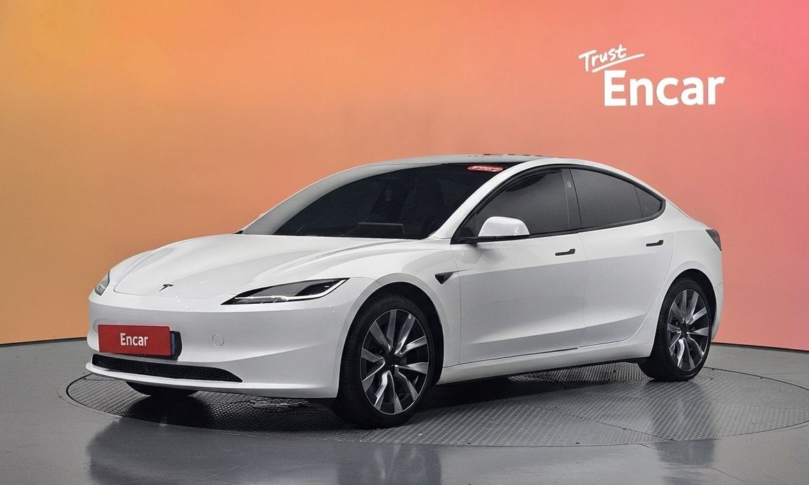 Tesla Model 3 2024