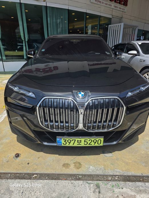 BMW 7-Series 2025