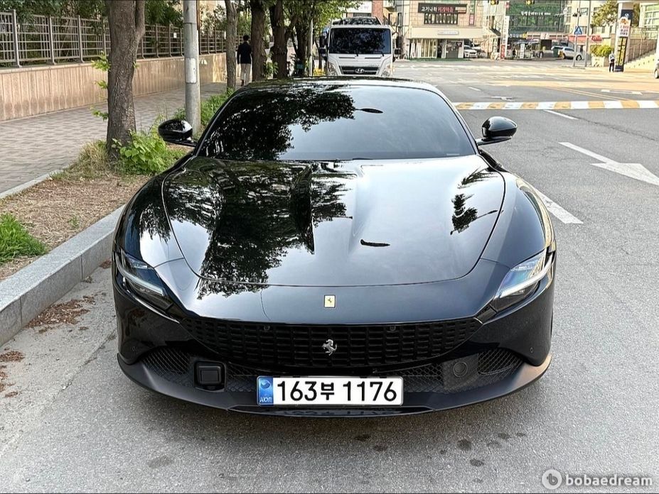 Ferrari Roma 2021
