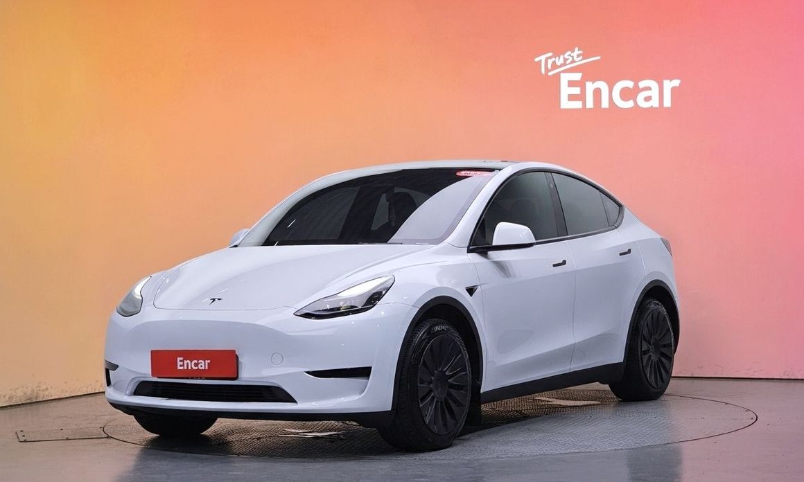 Tesla Model Y 2024