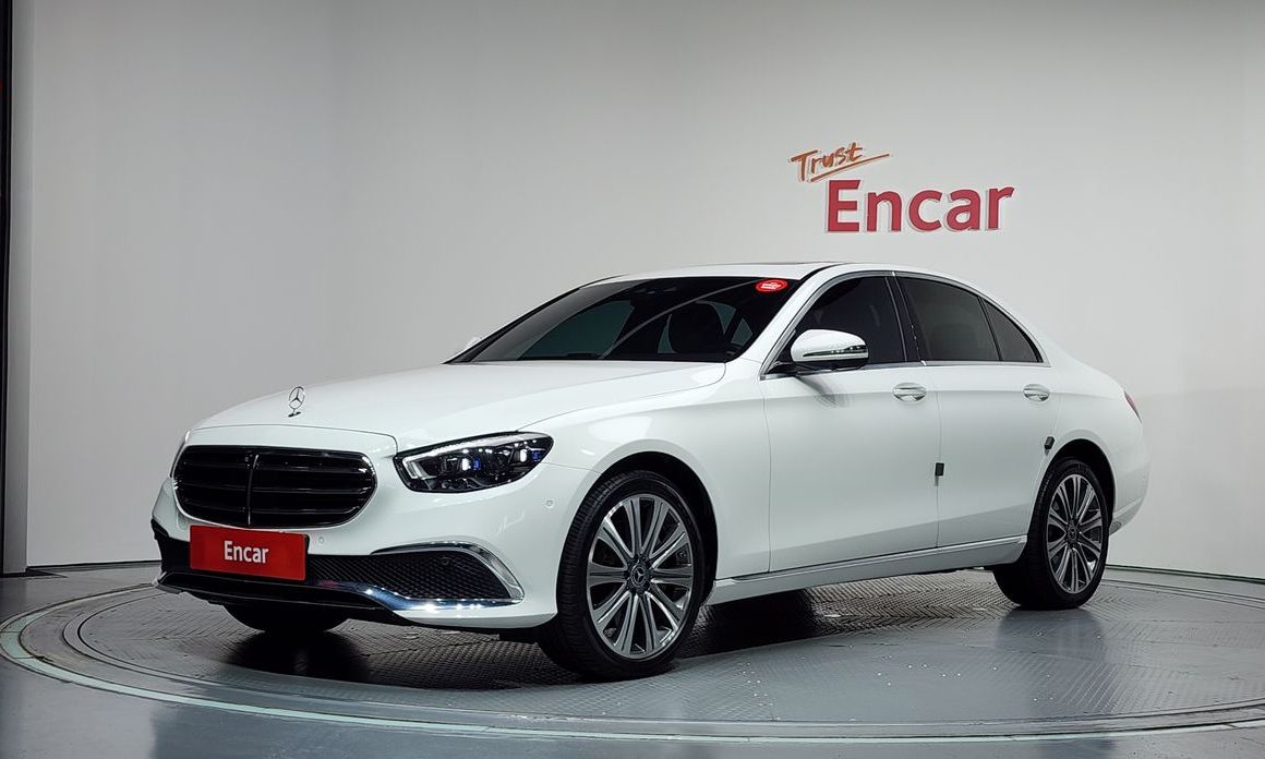 Mercedes-Benz E-Class 2023