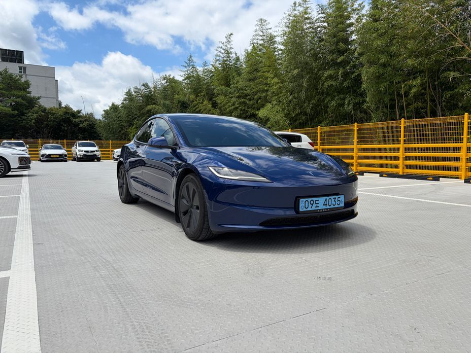 Tesla Model 3 2024