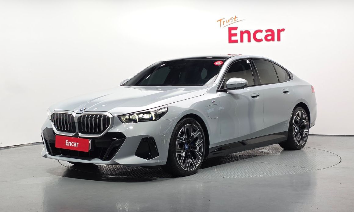BMW 5-Series 2025