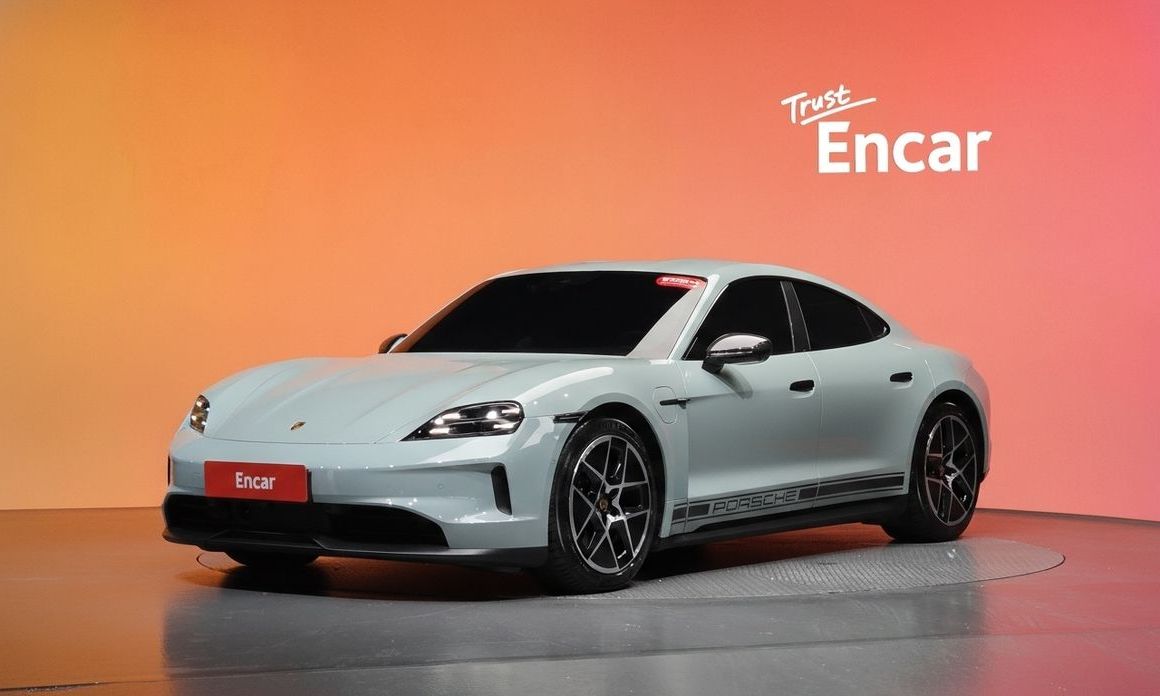 Porsche Taycan 2025