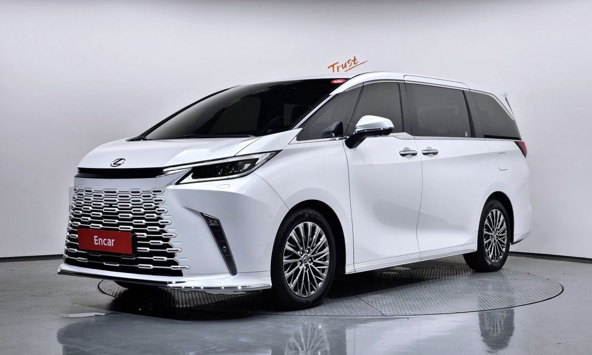 Lexus LM 2025