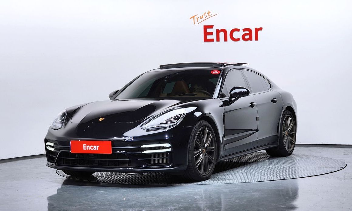 Porsche Panamera 2023