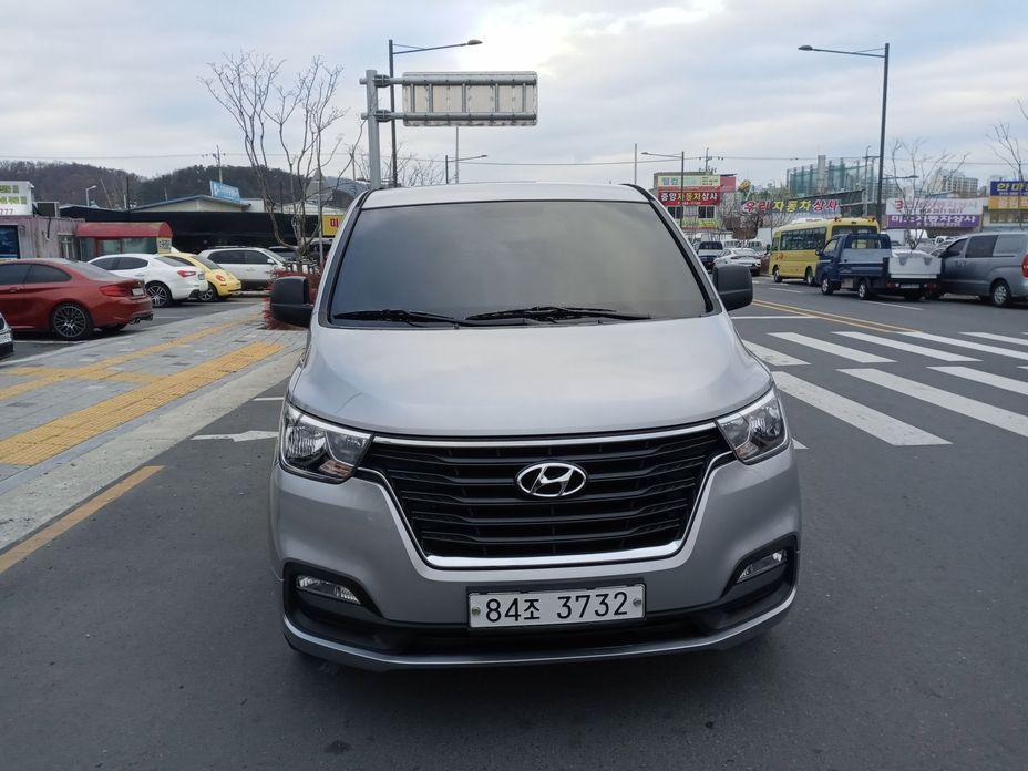 Hyundai Starex 2021