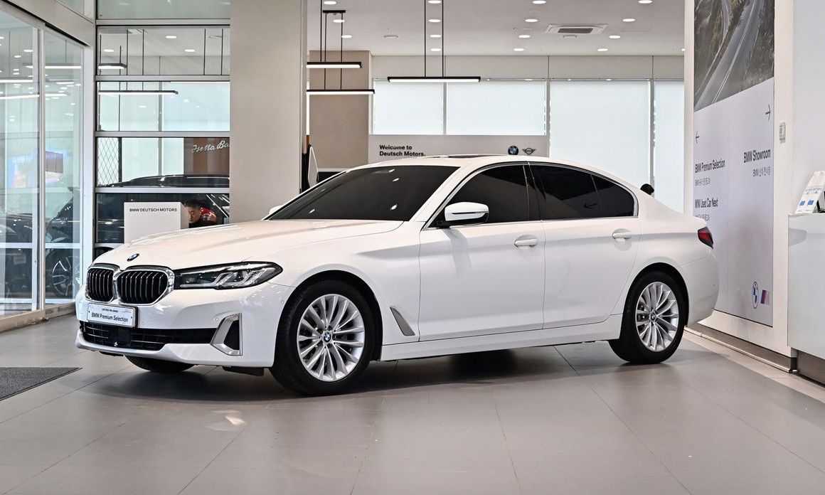 BMW 5-Series 2021