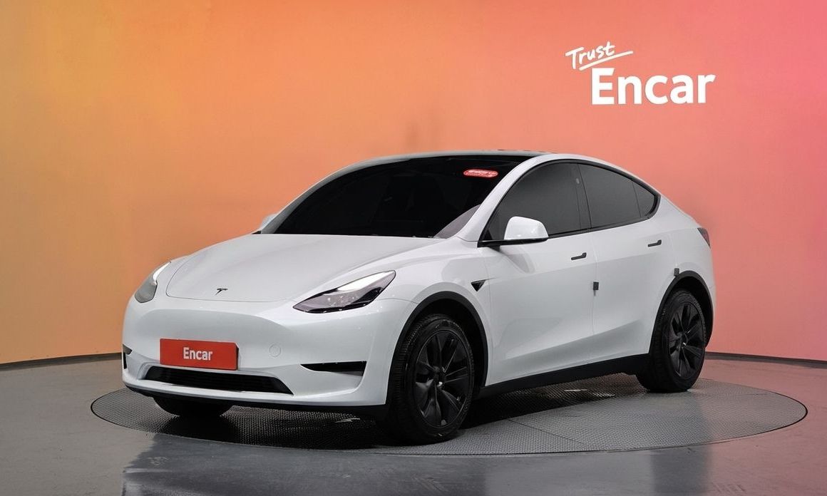Tesla Model Y 2024