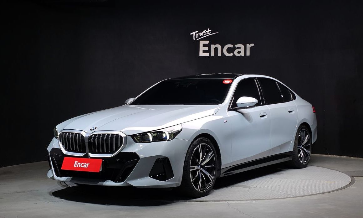 BMW 5-Series 2024
