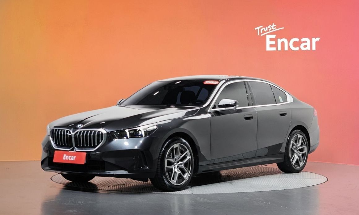 BMW 5-Series 2024