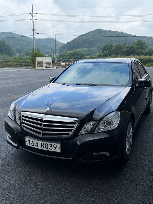 Mercedes-Benz E-Class 2010