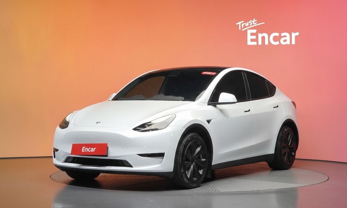 Tesla Model Y 2024