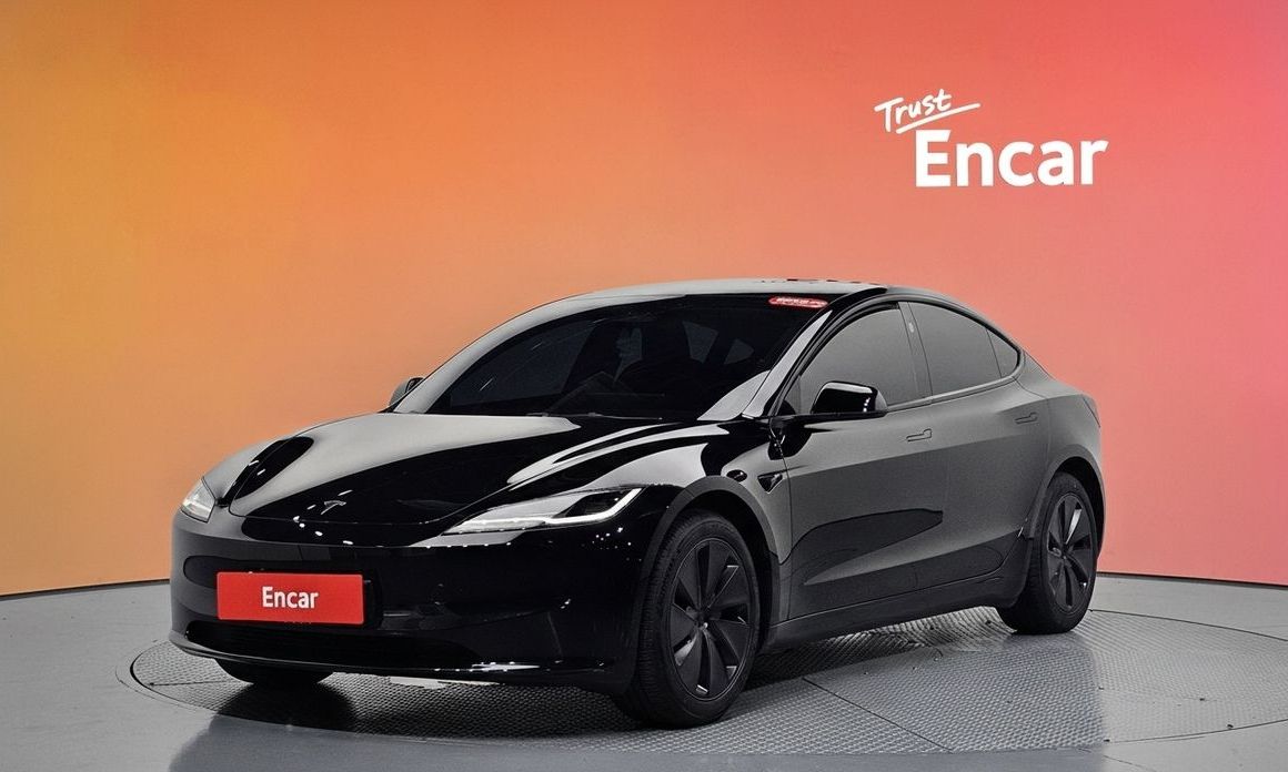 Tesla Model 3 2024
