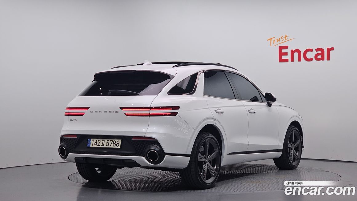 Genesis GV70 2024